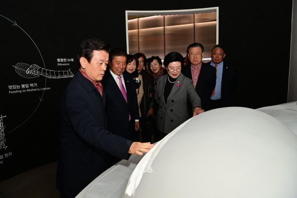 1994182814_HW7qnOoM_8d52da9a81bbe3ab33f8