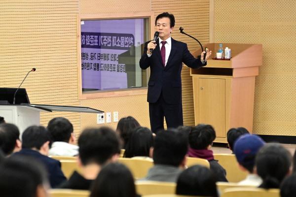 1994182814_MhPbeJKU_c871dbce86924a14c608