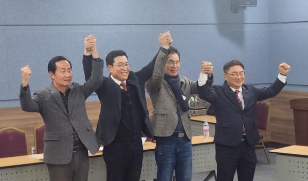 1949227467_flBbeQZ0_ee3e697c876c69a84f4a