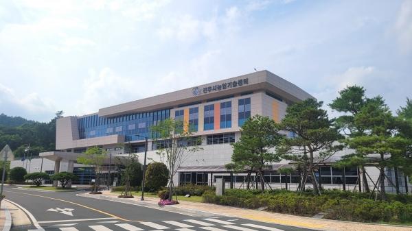 1994182814_P0ayruqc_513b0facd64d00baba63