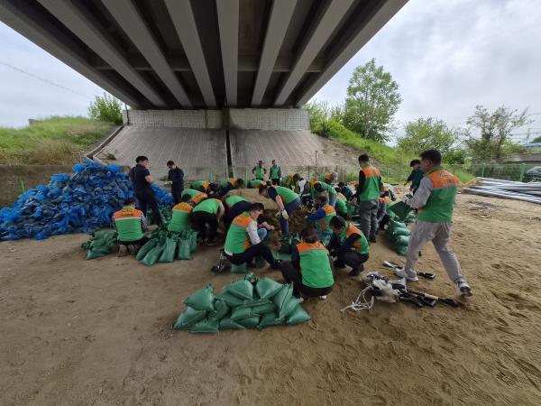 1994182814_Nwgmvupj_73c0516dae8f04fbe38f