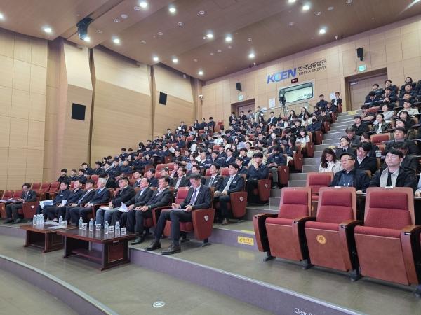 1994182814_TtZJpmYl_221ec9253fbc8c1505e3