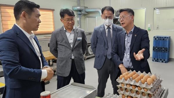 1994182814_Xp3wEAGg_4dfe453e1dd5c58ea86c